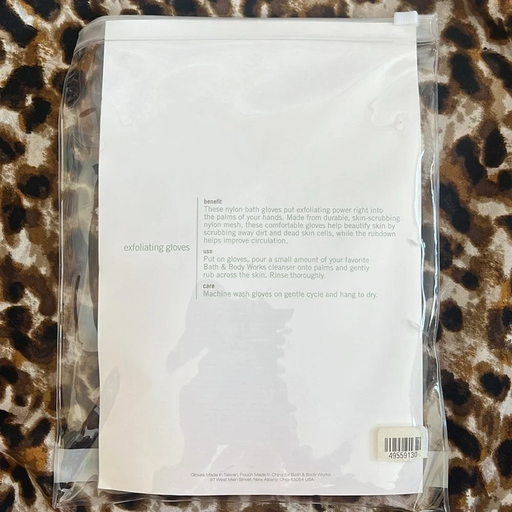 Brand New Bath & Body Works VINTAGE Exfoliating Nylon Bath Gloves Off White